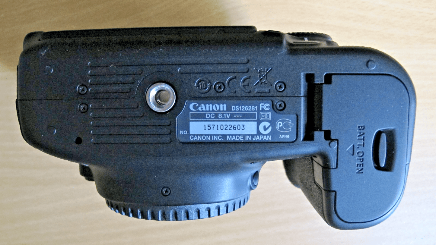 Canon EOS 60D EF - S18 - 135mm f/3.5 - 5.6 IS 18MP CMOS US Market Lens Kit DSLR Camera - MagsTag