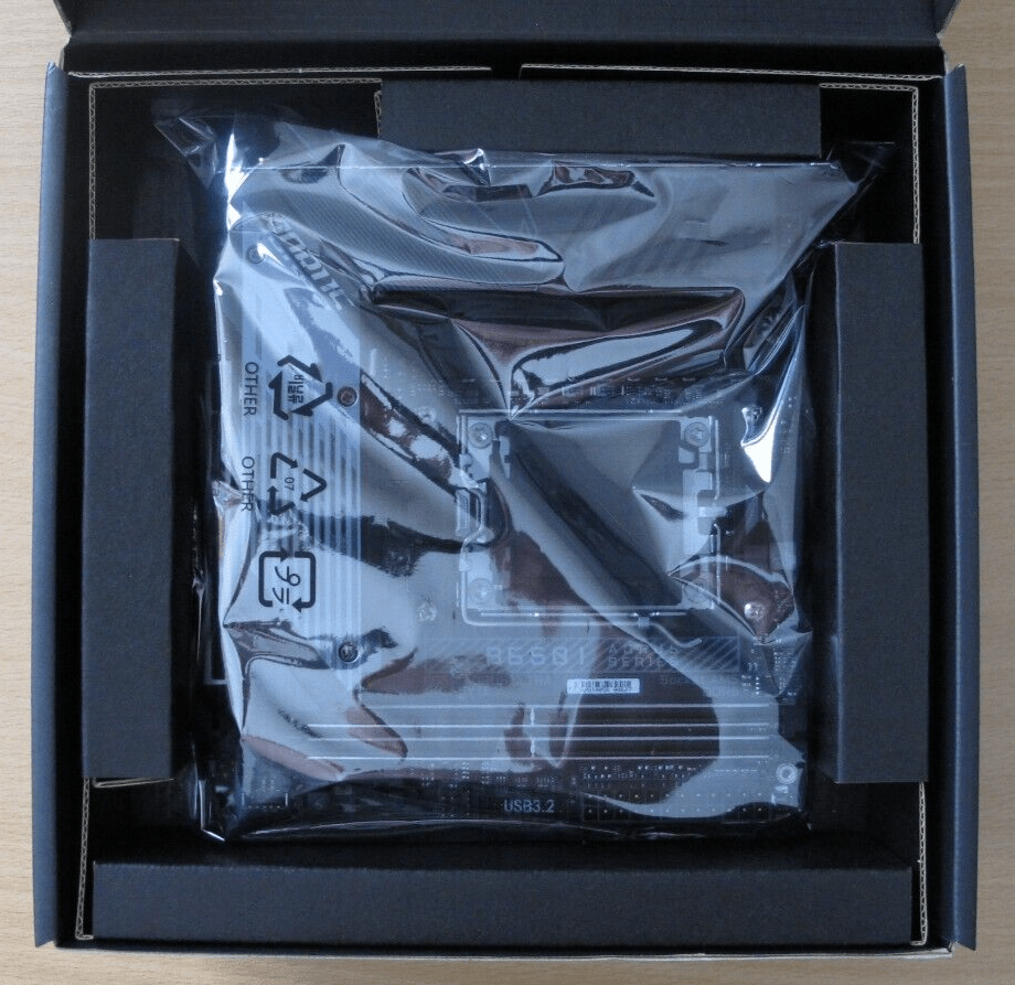 GIGABYTE B650I AORUS ULTRA AM5 AMD B650 SATA 6Gb/s Mini ITX WD Black 1TB SN770 - MagsTag