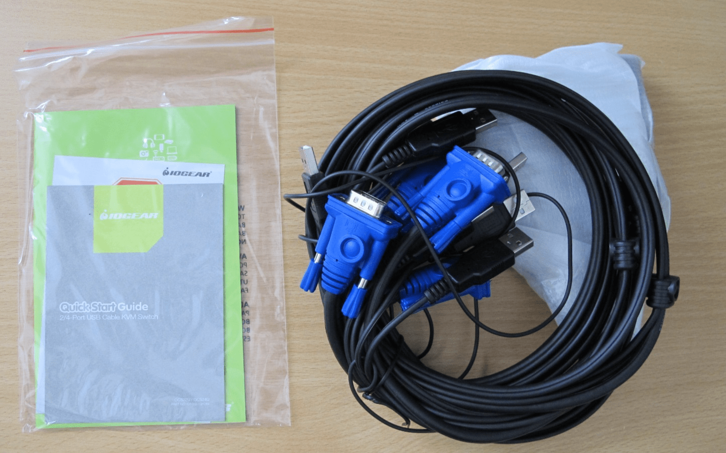 IOGEAR (GCS24U) 4 - Ports External KVM switch VGA/USB - MagsTag