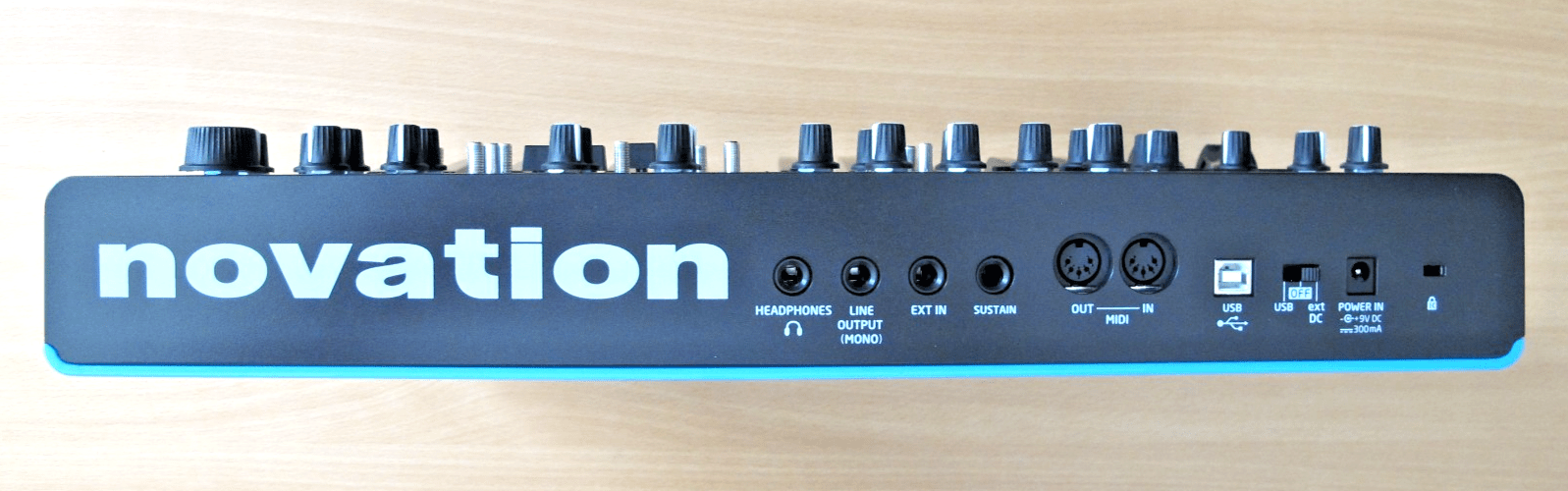 Novation Bass Station II Analog Synthesizer 25 Key Black Tin Analog Distortion - MagsTag