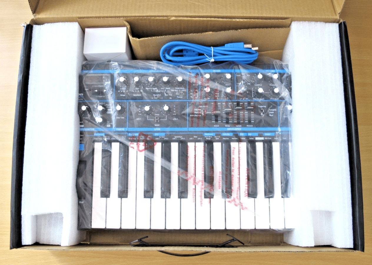Novation Bass Station II Analog Synthesizer 25 Key Black Tin Analog Distortion - MagsTag