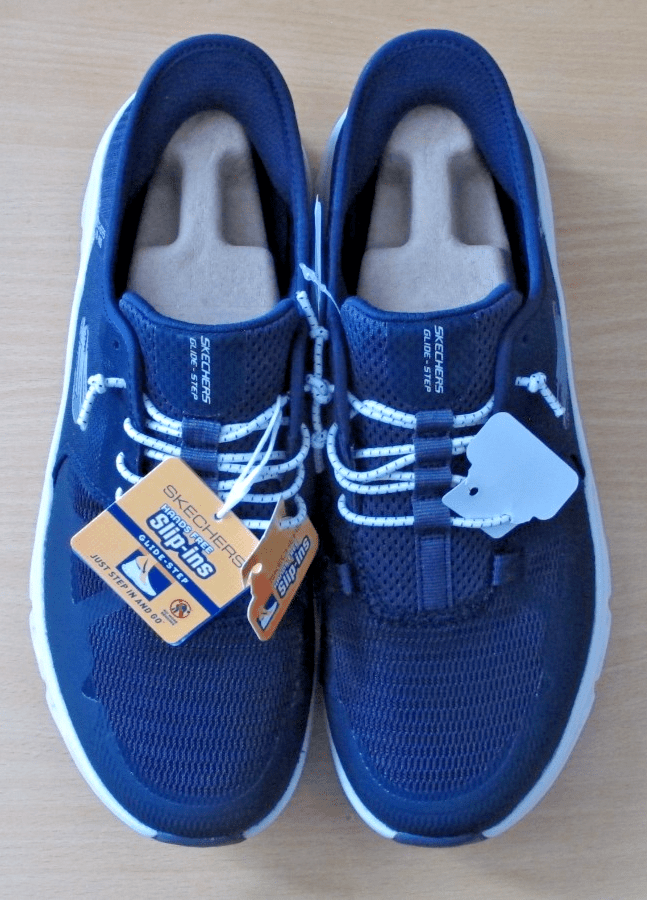 Skechers glide step wide fit hands free womens sneakers memory foam size 8 - MagsTag