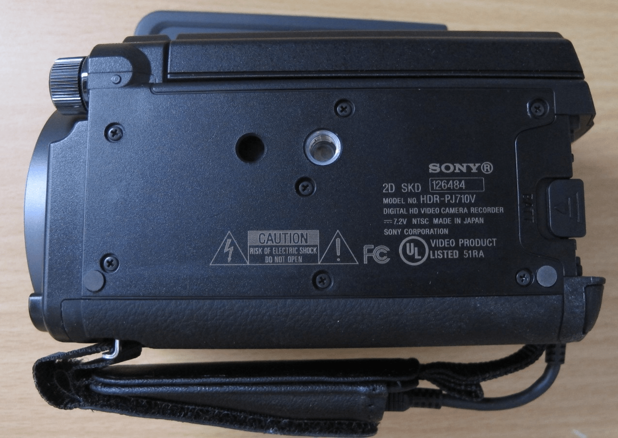 Sony HDR - PJ710V (32 GB) AVC Camcorder Full HD 1920×1080 video Built - in projector - MagsTag