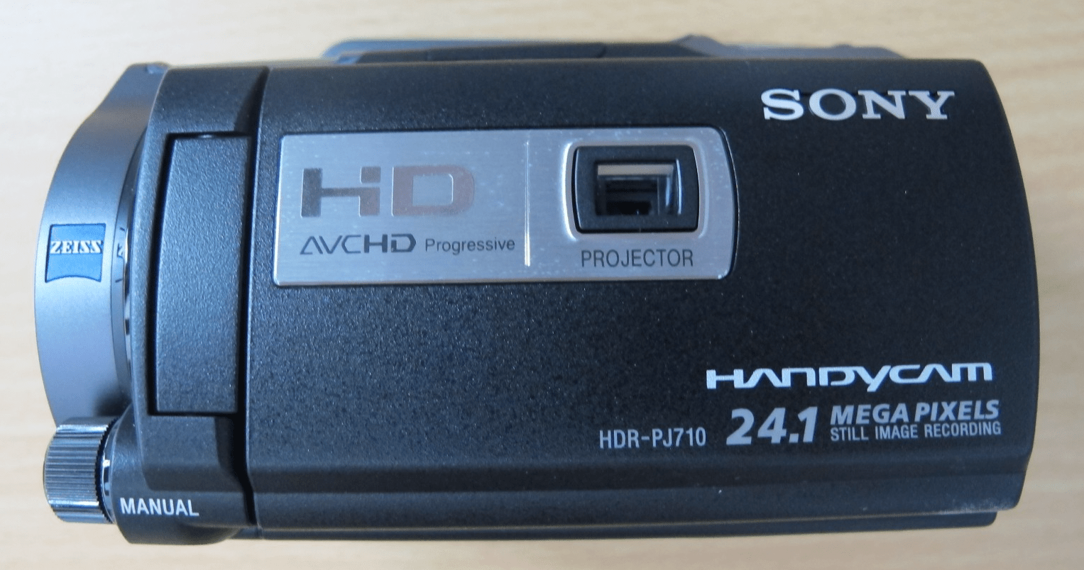 Sony HDR - PJ710V (32 GB) AVC Camcorder Full HD 1920×1080 video Built - in projector - MagsTag