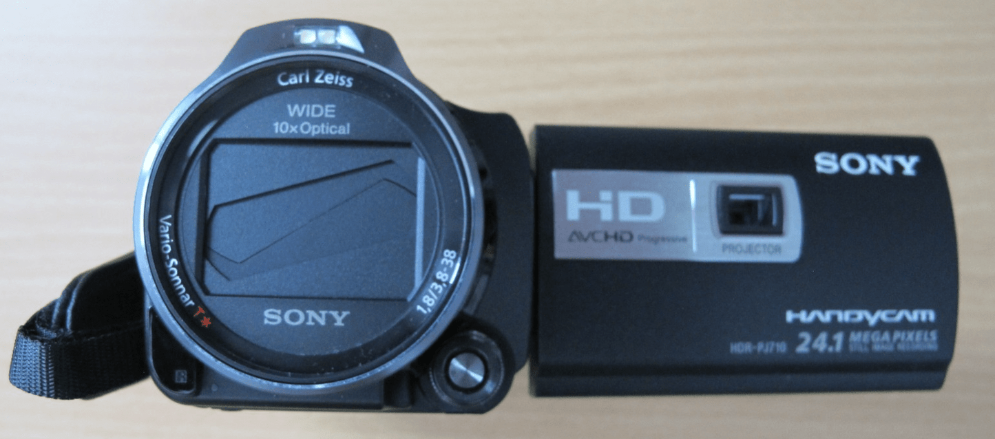 Sony HDR - PJ710V (32 GB) AVC Camcorder Full HD 1920×1080 video Built - in projector - MagsTag